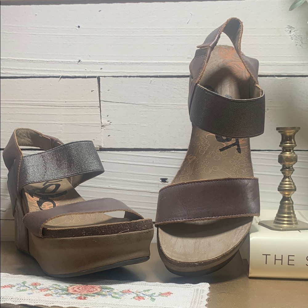 OTBT Brown Wedge Sandals with Chunky Platform